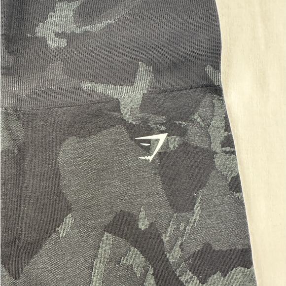 Gymshark Adapt Camo Seamless Leggings in black and grey - Picture 2 of 6